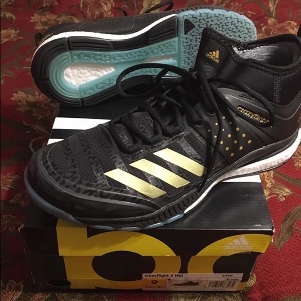 Men’s Adidas gym shoes - Picture 2 of 5